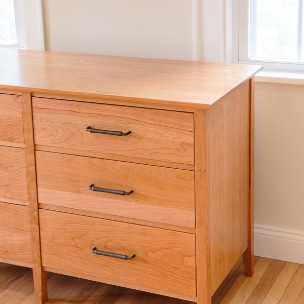 6 Drawer Dresser with Tapered Legs