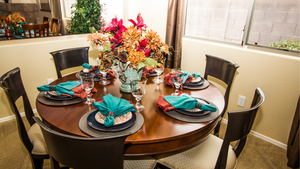 Solid Oak Round Dining Table: A Worthy Dining Room Centerpiece