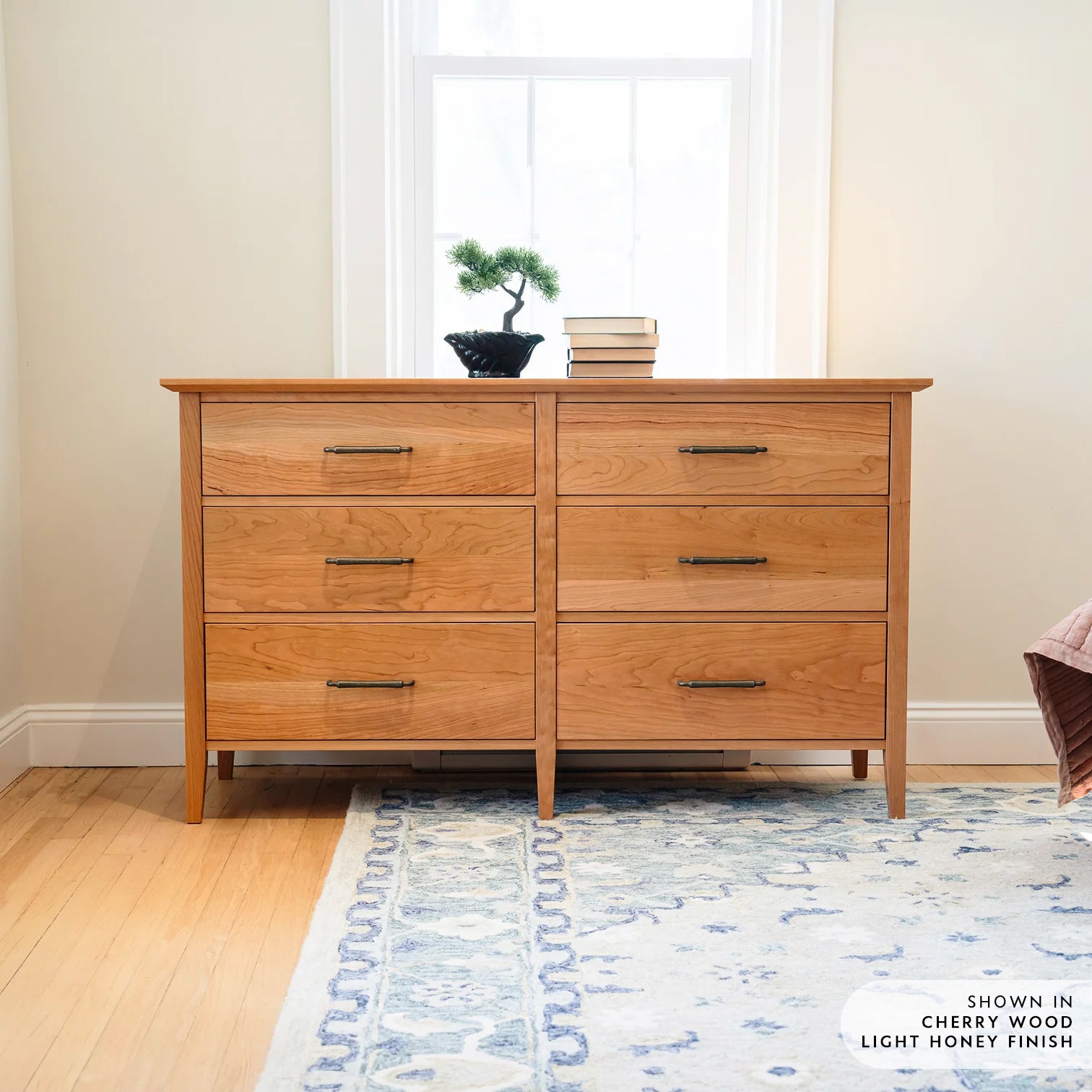6 Drawer Dresser with Tapered Legs Cherry / Light Honey